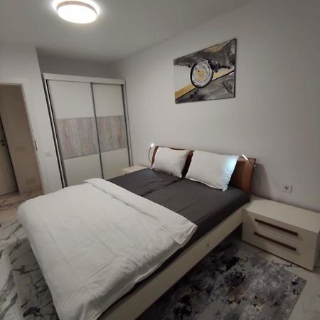 Apartament Vivo Apartman Floreşti Kültér fotó