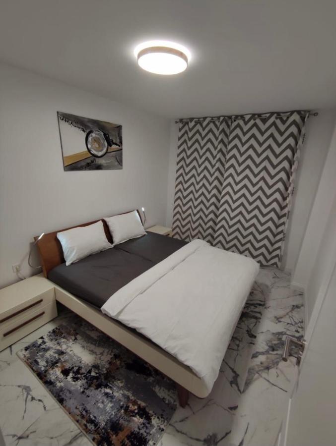 Apartament Vivo Apartman Floreşti Kültér fotó
